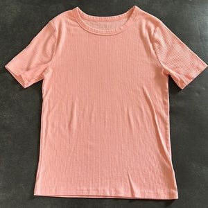 Women’s pink t-shirt
